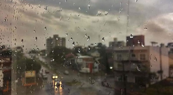 Chuva chega com força e 15 estados entram em alerta