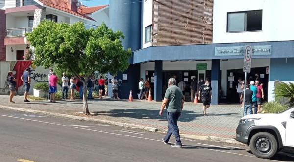 Contribuintes já iniciaram a retirada dos carnês de IPTU