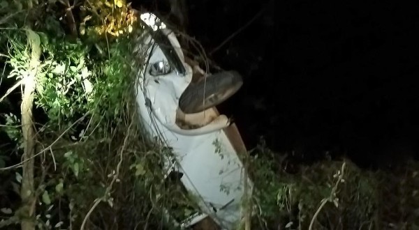 Condutor fica ferido em capotamento no interior do município