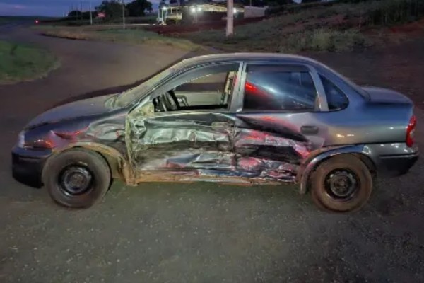 Colisão entre dois veículos deixa homem ferido na PR-281