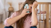 90% dos pais estão perdendo o sono por conta do estresse do cuidado, aponta pesquisa