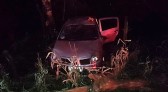 Veículo sai da pista e capota na PR 180, deixando duas pessoas feridas