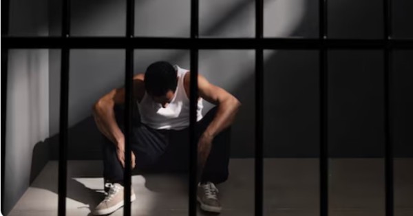 Homem é preso por porte ilegal de arma de fogo