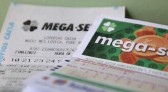 Ninguém acerta as 6 dezenas da mega e prêmio acumula
