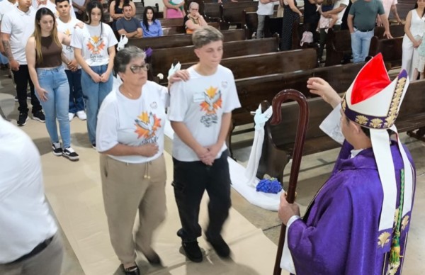 Paróquia Sagrado Coração de Jesus recebe a Primeira Visita Pastoral do Bispo Diocesano