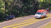 Carro sai da pista na entrada de Francisco Beltrão e condutora fica ferida
