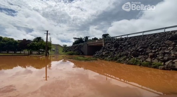 Moradores da comunidade de São Marcos ficam ilhados após fortes chuvas