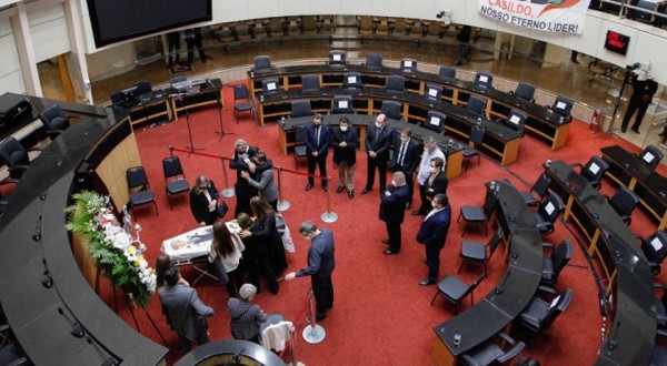 Família, amigos e colegas se despedem de Casildo Maldaner