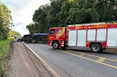 Caminhão tomba na BR-373 e deixa motorista ferida