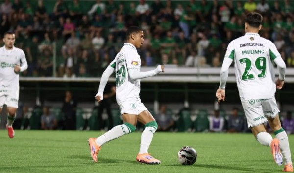 Chapecoense vacila em casa, perde para o América-MG e vê G4 da Série B embolar de vez