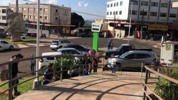 Homem é encontrado morto sob rampa da Prefeitura