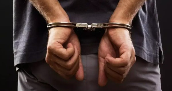 Homem é preso após agredir a própria mãe no Centro da cidade