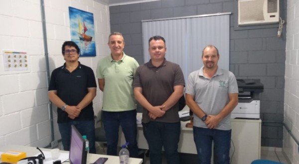 Oberdan visita PEFB e anuncia menção honrosa pelo aniversário da entidade