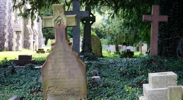 Sepultamentos estão suspensos liminarmente em cemitérios de Quedas do Iguaçu que funcionam sem licença a partir de ação do MPPR