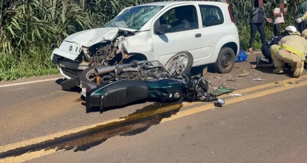 Motociclista fica em estado grave após colisão com carro na PR-475