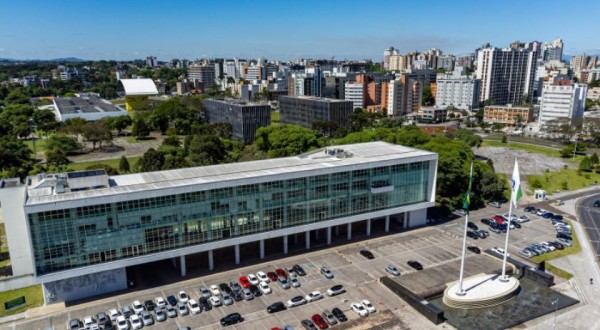Governo do Paraná altera calendário oficial para incluir feriado da Consciência Negra