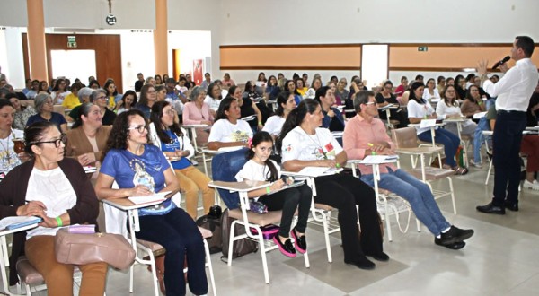 Diocese de Palmas-Francisco Beltrão promove encontro com catequistas instituídos no ministério