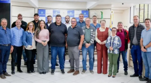 Secretário do Interior apresenta relatório de trabalhos e cronograma de investimentos à Câmara de Vereadores