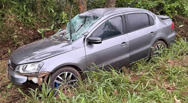 Homem de 29 anos morre após carro capotar na PR-471