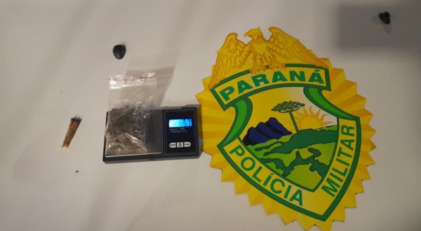 Polícia Militar prende homem por tráfico de drogas