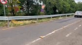 Autoridades instalam Guard Rail às margens do Rio Lonqueador em Francisco Beltrão