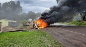 Incêndio destrói veículo no interior de Itapiranga