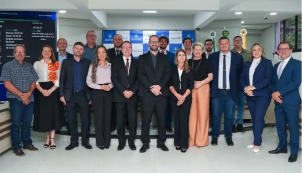 Adolfo Pegoraro toma posse como vereador