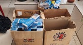 Operação policial desmantela ponto de venda de cigarros contrabandeados em residência