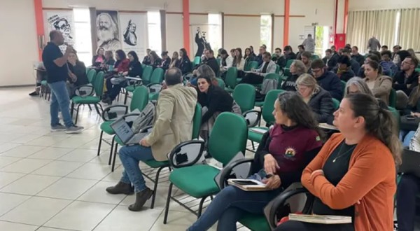 Encontro reúne representantes de 42 municípios para discutir ações socioambientais no Sudoeste