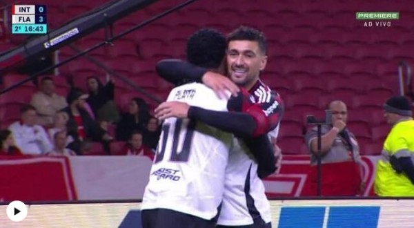 Com dois de Pedro, Flamengo bate o Inter com facilidade e abre na liderança do Brasileiro