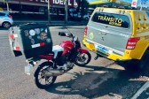 Motociclista fica ferido após colisão com carro