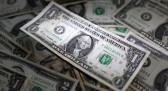 Dólar fecha abaixo de R$ 5,50 pela 1ª vez em 8 meses, com conflito Israel-Irã e 'Superquarta' no radar