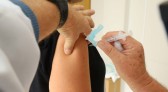 Com 2 meses de campanha, Paraná aplicou 2 milhões de doses contra a gripe