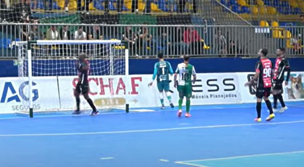 Marreco perde em casa para o Joinville com gol contra