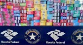 Motorista foge e abandona caminhão com 10 mil cigarros eletrônicos escondidos em fundo falso
