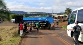 Indígenas bloqueiam PR-281 durante manifestação em Mangueirinha