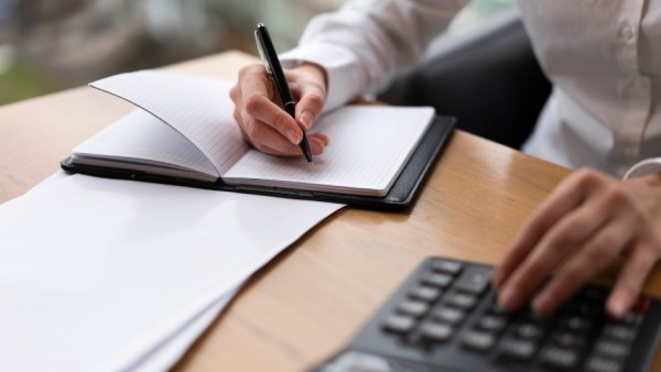 Pesquisa revela que 8 em cada 10 endividados em agosto já estavam com nome negativado