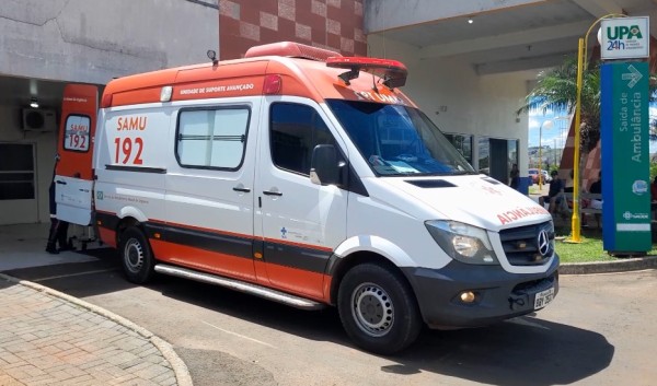 Jovem ferida em acidente de moto
