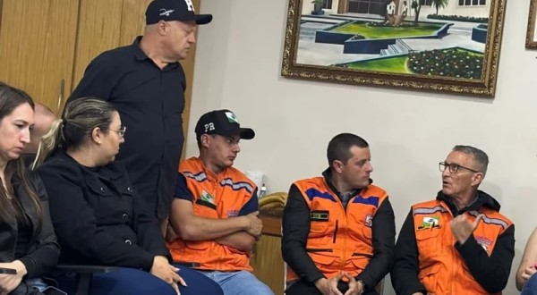 Tempestade foi forte e atingiu 400 residências e o Parque de Exposições