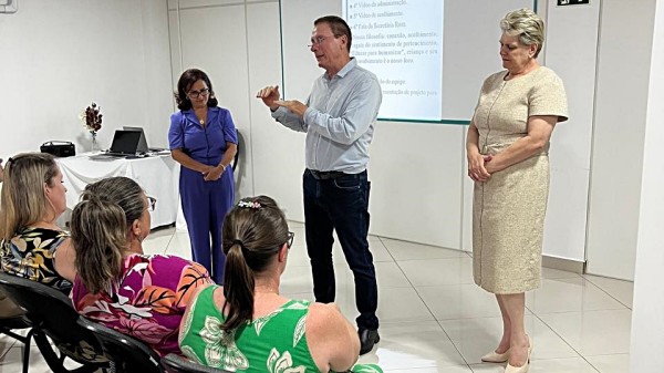 Secretaria de Educação realiza formação de diretores e coordenadores