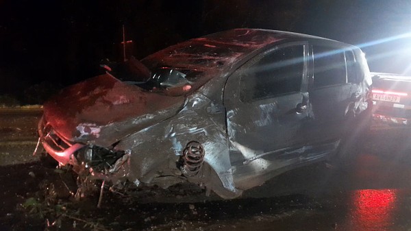 Homem fica ferido em capotamento registrado na PR 475