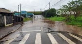 Alagamento é registrado em rua do bairro Sadia