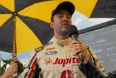 Na chuva, Gabriel Casagrande vence as duas corridas da Nascar Brasil no Velocitta
