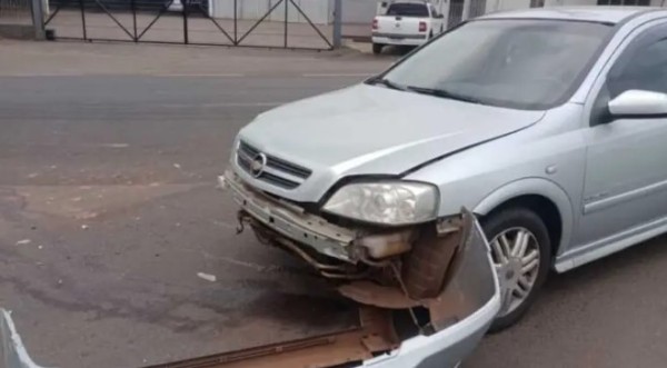 Colisão entre carros é registrada no trevo na PR-280