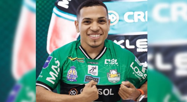 Marreco anuncia Douglas Silva, reforço vindo da Espanha para a sequência da temporada