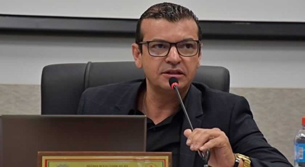 Vereador indica ao executivo obra de calçada para pedestres ao longo da Rua Waldemar Rangrab