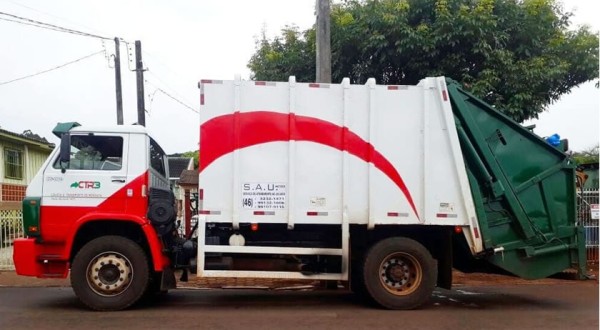 Nem mesmo o caminhão do lixo eles perdoam