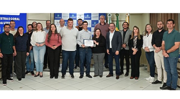 Câmara de Vereadores homenageia Orquestra e Coral da UTFPR pelos 12 anos de atuação