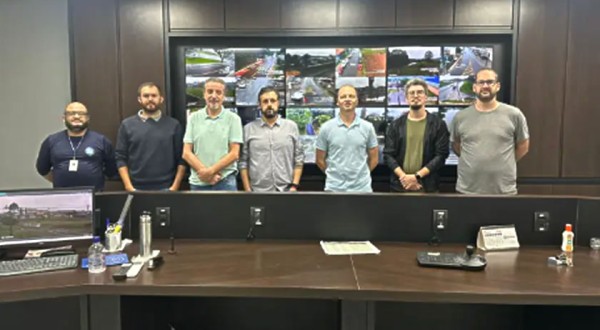 Comitiva visita Guarapuava para conhecer modelo de iluminação que será implantado no município