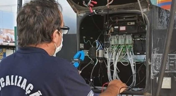 Imetro fiscaliza mais de 150 postos de combustível em SC, detecta fraudes e interdita bombas